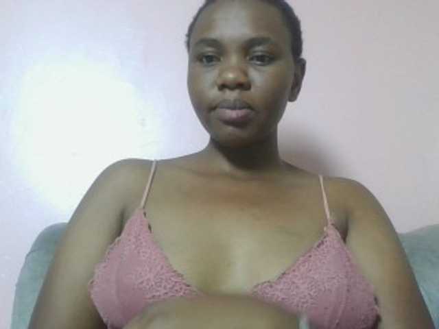 Kittydew live cam on BongaCams