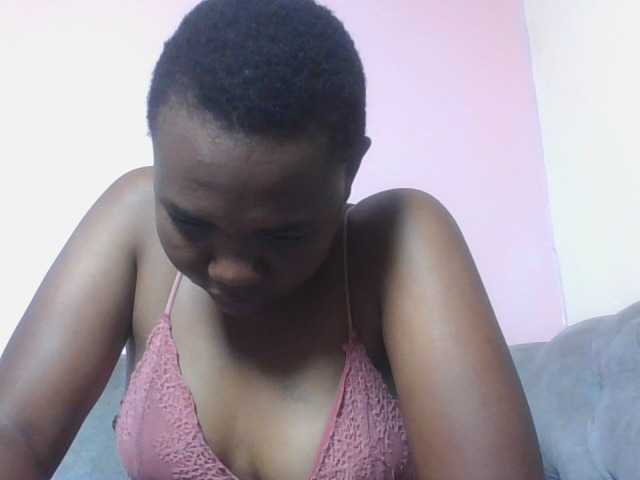 Kittydew live cam on BongaCams