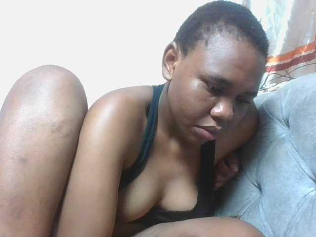 Kittydew live cam on BongaCams
