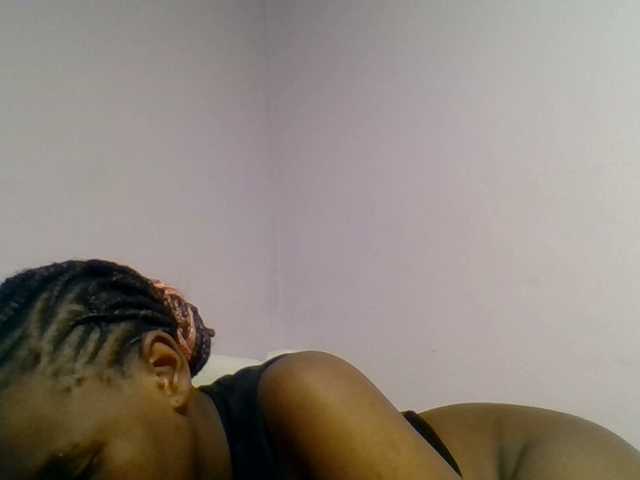 Kittydew live cam on BongaCams