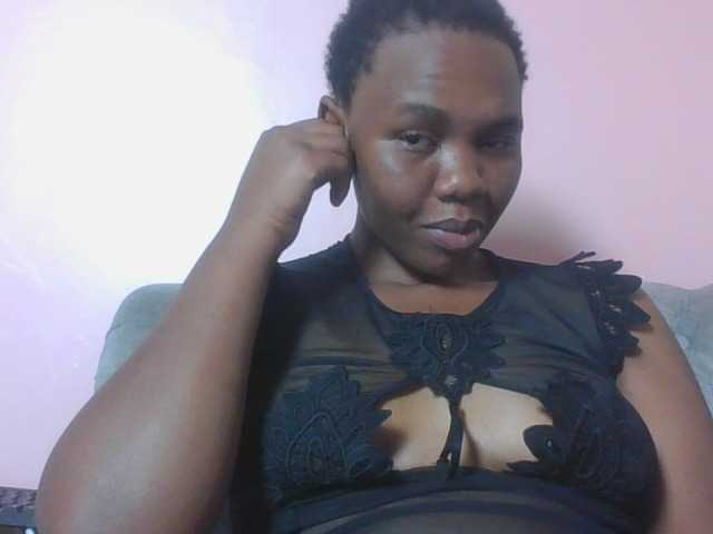 Kittydew live cam on BongaCams