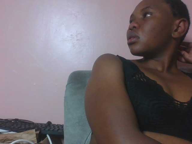 Kittydew live cam on BongaCams
