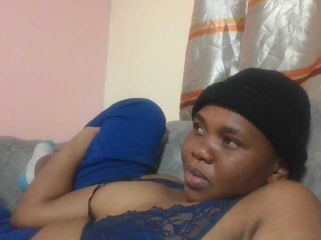 Kittydew live cam on BongaCams