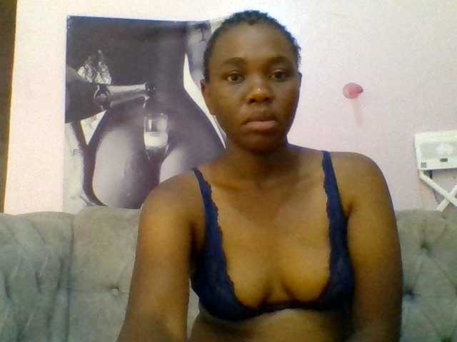 Kittydew live cam on BongaCams
