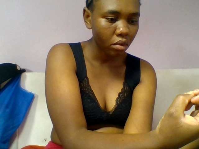 Kittydew live cam on BongaCams