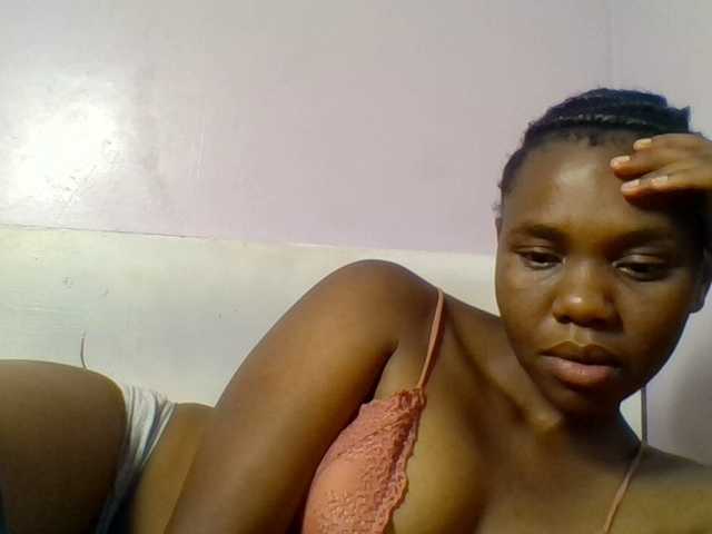 Kittydew live cam on BongaCams