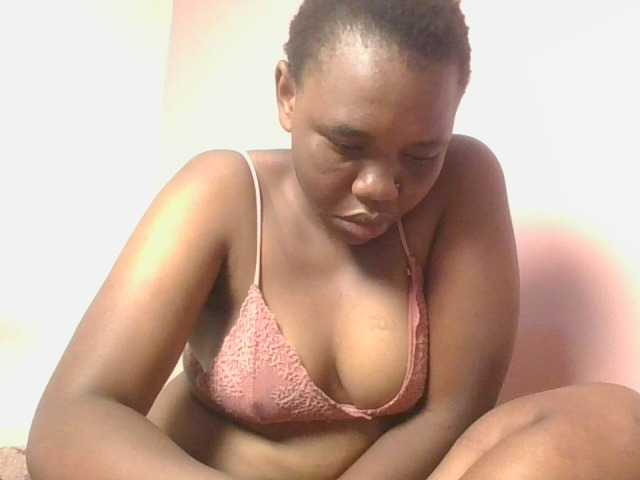 Kittydew live cam on BongaCams