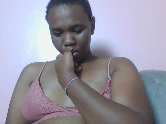 Kittydew live cam on BongaCams