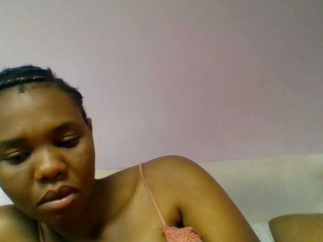 Kittydew live cam on BongaCams