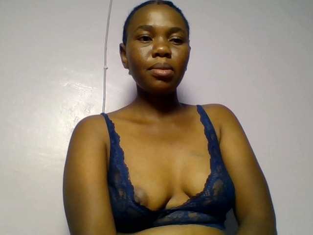 Kittydew live cam on BongaCams