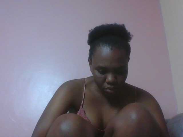 Kittydew live cam on BongaCams