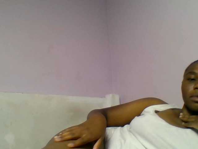 Kittydew live cam on BongaCams