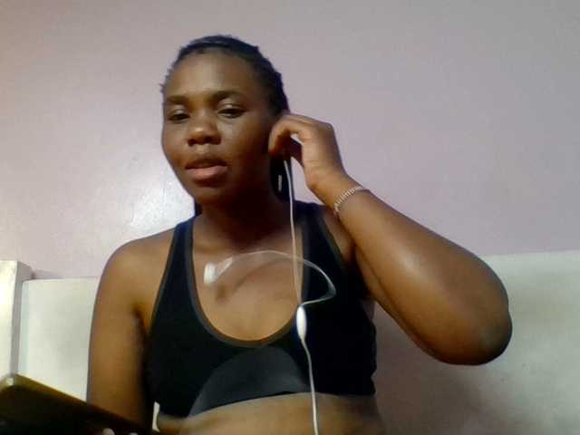 Kittydew live cam on BongaCams