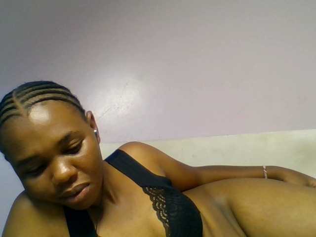Kittydew live cam on BongaCams