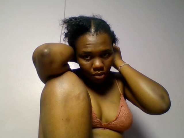 Kittydew live cam on BongaCams