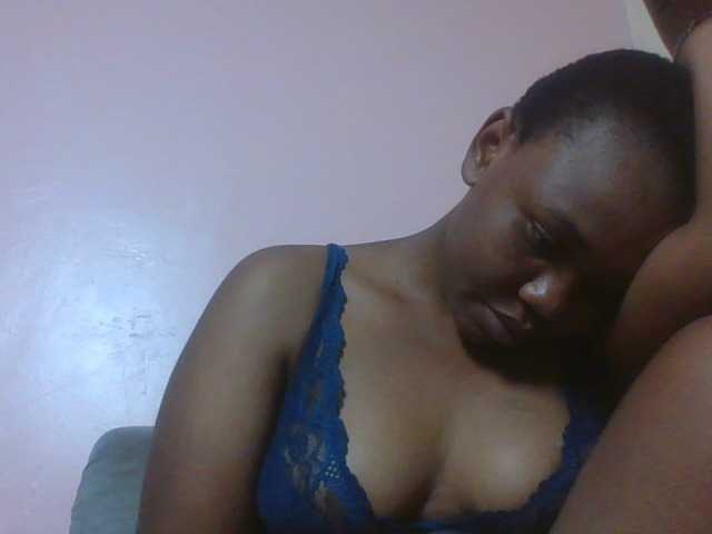 Kittydew live cam on BongaCams