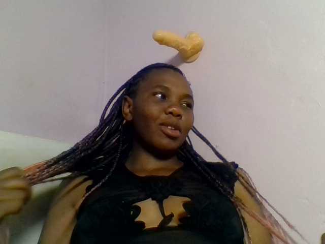 Kittydew live cam on BongaCams