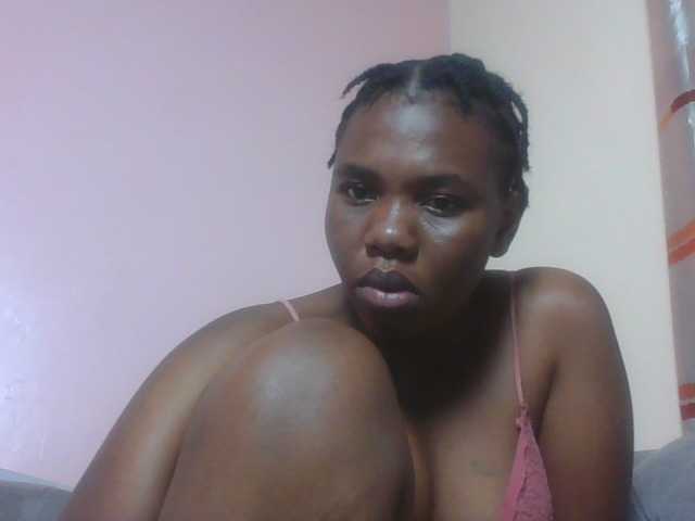Kittydew live cam on BongaCams