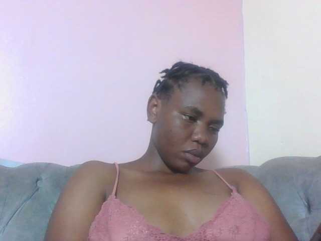 Kittydew live cam on BongaCams