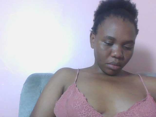 Kittydew live cam on BongaCams