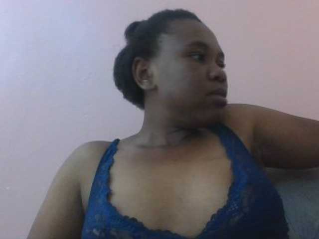 Kittydew live cam on BongaCams