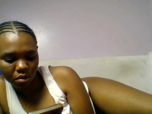 Kittydew live cam on BongaCams
