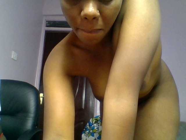 Kittydew live cam on BongaCams