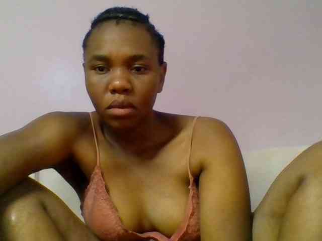 Kittydew Live Webcam on BongaCams