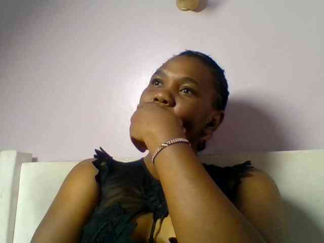 Kittydew Live Webcam on BongaCams