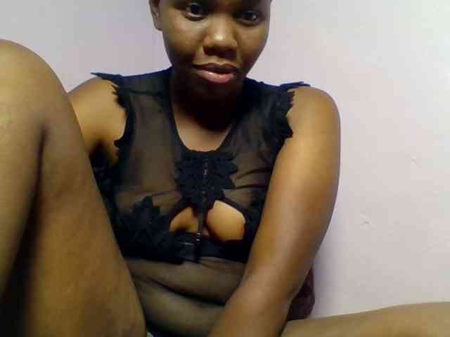 Kittydew Live Webcam on BongaCams