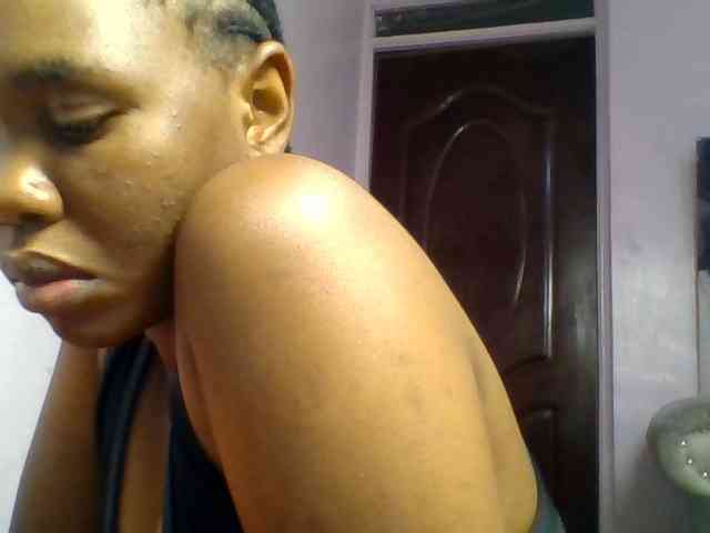 Kittydew Live Webcam on BongaCams