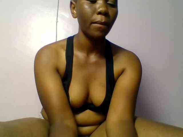 Kittydew Live Webcam on BongaCams