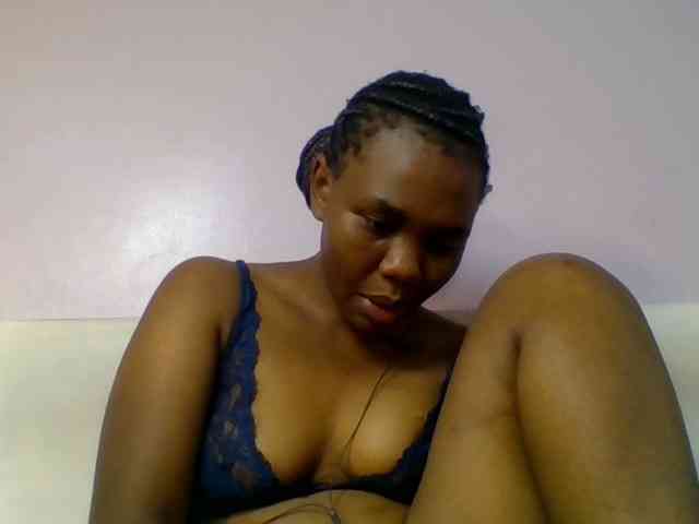Kittydew Live Webcam on BongaCams