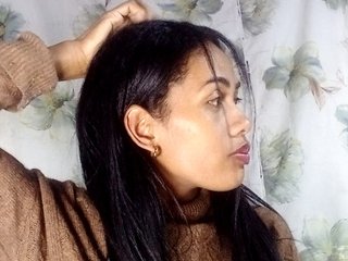 MiaTsoa's Live Webcam