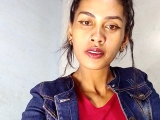 MiaTsoa's Live Webcam