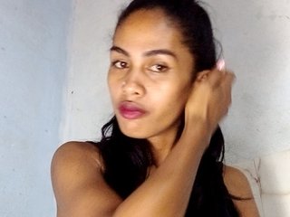 MiaTsoa's Live Webcam
