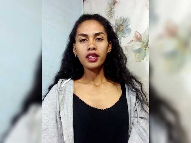 MiaTsoa live cam on BongaCams