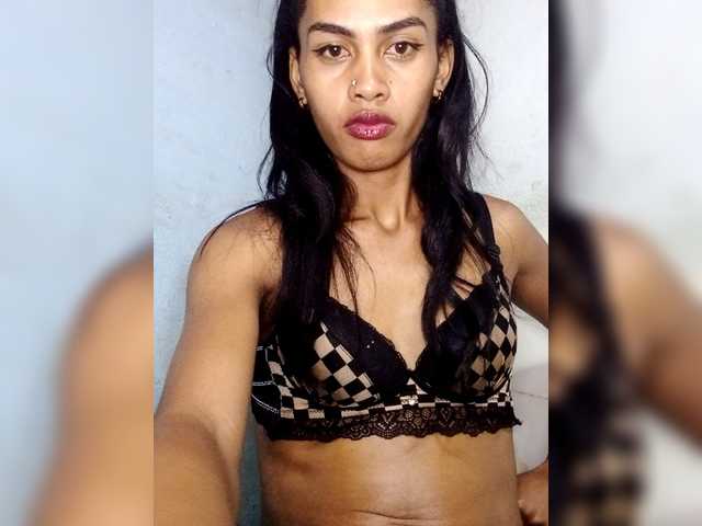 MiaTsoa live cam on BongaCams