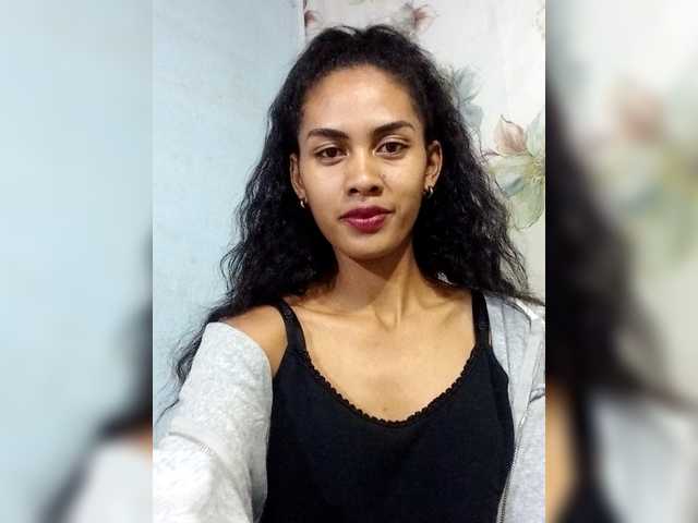 MiaTsoa live cam on BongaCams