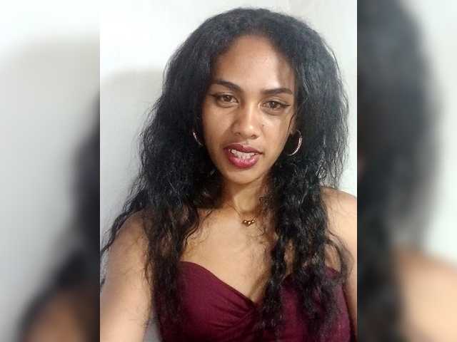 MiaTsoa live cam on BongaCams