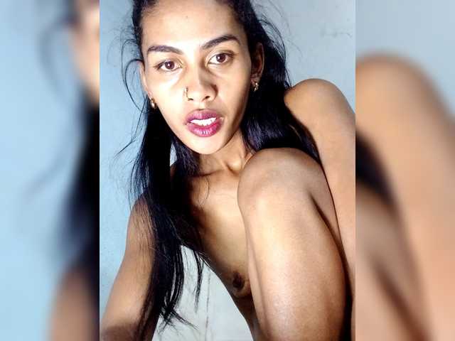 MiaTsoa live cam on BongaCams