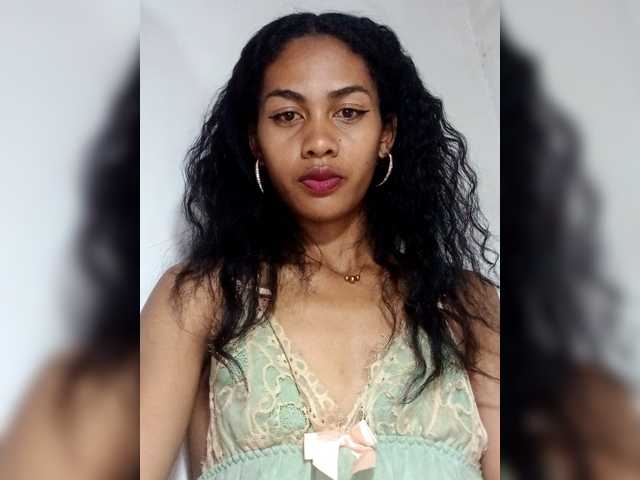 MiaTsoa live cam on BongaCams