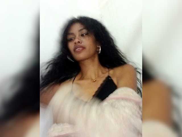 MiaTsoa live cam on BongaCams
