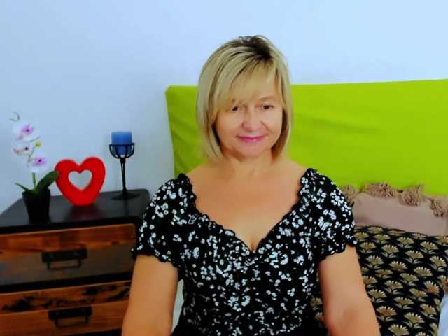 MarieneMature live cam on BongaCams