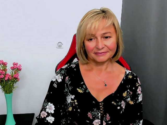 MarieneMature live cam on BongaCams