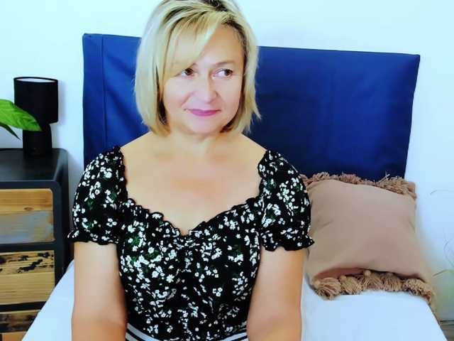MarieneMature live cam on BongaCams