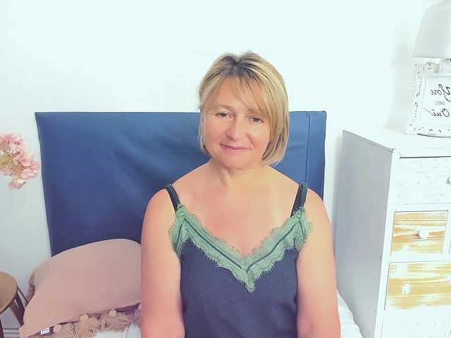 MarieneMature live cam on BongaCams