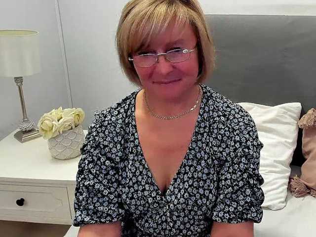MarieneMature live cam on BongaCams