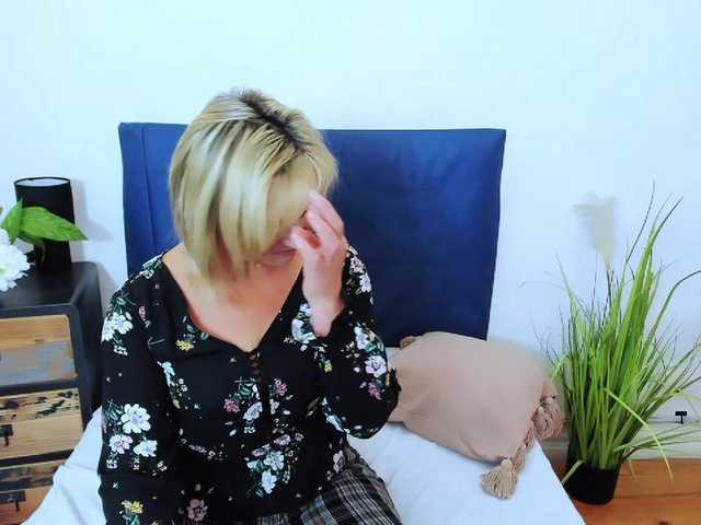 MarieneMature live cam on BongaCams