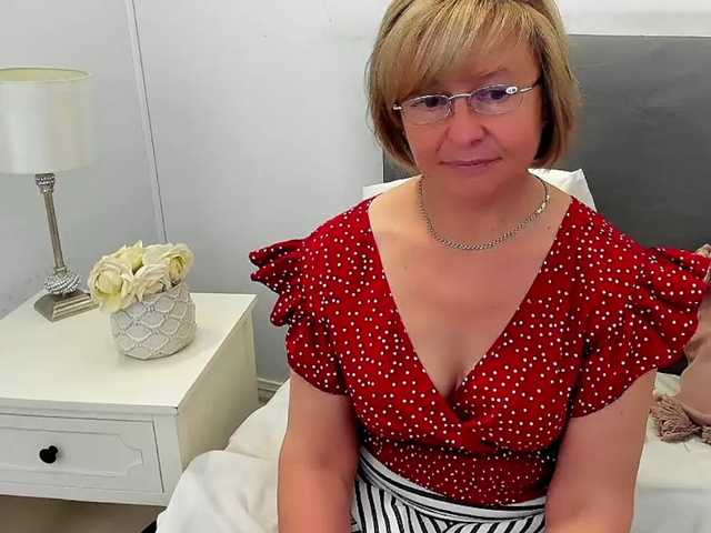 MarieneMature live cam on BongaCams